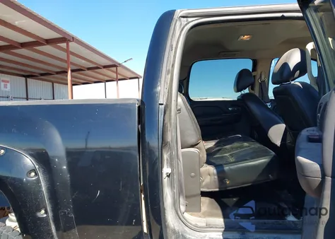 2011 Chevrolet Silverado 2500Hd Ltz from USA, damaged, VIN 1GC1KYC83BF131048